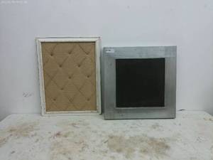 lot 228 image: Decorative Wall Decor Set
