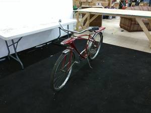 lot 7 image: Vintage Sears Spaceliner Bicycle