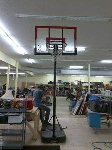 lot 11 image: Spalding Adjustable Basketball Hoop