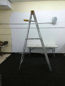 lot 265 image: Aluminum Industrial Step Ladder