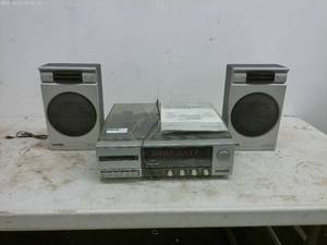 lot 294 image: Emerson AMFM Stereo Receiver with Stereo Cassette Recorder Model M2405