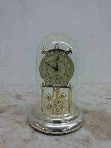 lot 322 image: Vintage Glass Dome Anniversary Mantel Clock