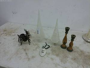 lot 323 image: Mixed Lot of Holiday Decor and Candle Holders