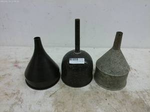 lot 340 image: Set of 3 Vintage Funnels - Metal and Plastic