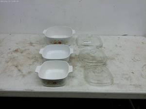 lot 348 image: Vintage Corning Ware Floral Casserole Dishes with Lids