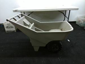lot 362 image: Heavy Duty Plastic Utility Cart with Wheels