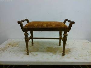 lot 378 image: Vintage Upholstered Wood Bench with Turned Legs