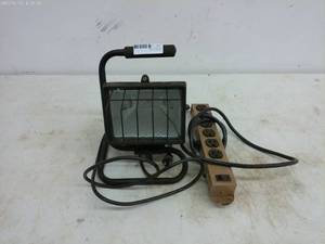 lot 395 image: Outdoor Portable Work Light with Extension Cord
