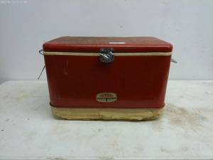 lot 404 image: Vintage Thermos Red Cooler with Metal Handles