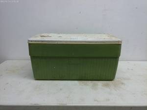 lot 405 image: Vintage Green Plastic Cooler with Lid