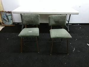 lot 435 image: Set of 2 Vintage Upholstered Chairs