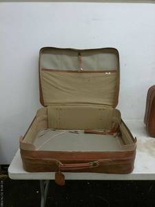 lot 467 image: Vintage Sears Brown Luggage Set - 2 Pieces