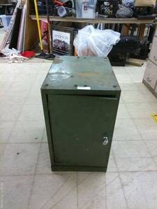 lot 490 image: Green Metal Storage Cabinet with Contents