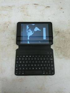 lot 491 image: Tablet with ZAGG Bluetooth Keyboard