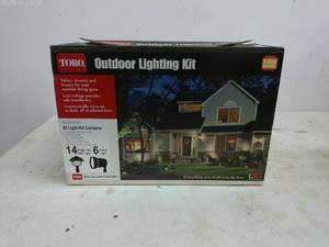 lot 501 image: Toro Outdoor Lighting Kit 14-Piece