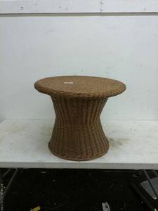 lot 457 image: Wicker Pedestal Table