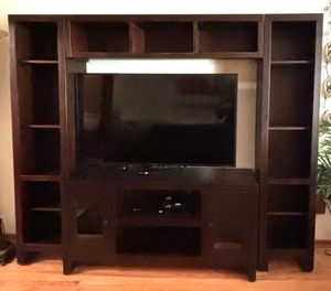 lot 25 image: Entertainment Cabinet with Shelves  Large Media Cabinet