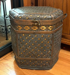 lot 99 image: Beautiful Basket