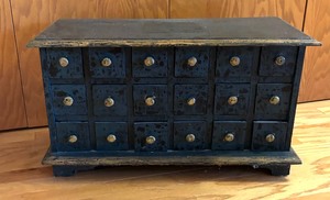 lot 115 image: Vintage 18 Drawer Cabinet  Apothecary Style Multi-Drawer Cabinet