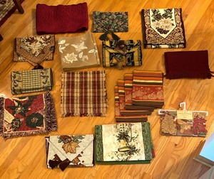 lot 116 image: Terrific Table Linens