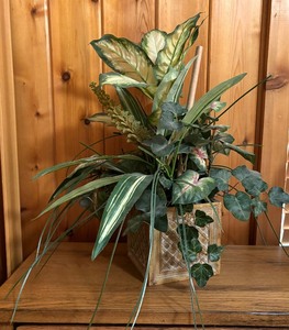 lot 120 image: Fabulous Faux Greenery