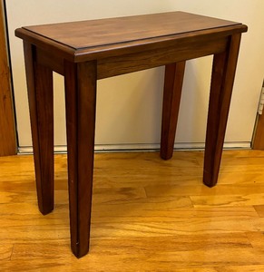 lot 128 image: Petite Accent Table