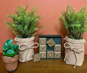 lot 245 image: Cute Petite Home Decor