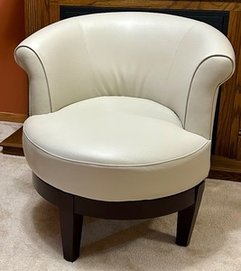 lot 19 image: Pretty Taupe Swivel Chair