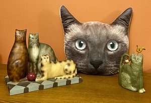 lot 248 image: Variety of Fun Cat Decor, Including Cat Head Pillow and More