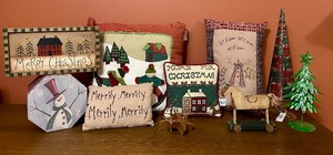 lot 253 image: Tis The Season Holiday Decor