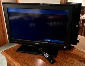 lot 234 image: Sony 26 Model KDL 26L 5000 Television with Remote