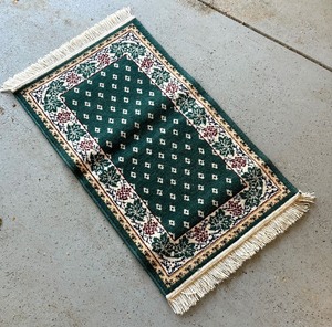 lot 272 image: Decorative Throw Rug