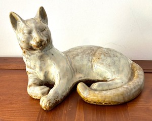 lot 275 image: Decorative Cat Figurine