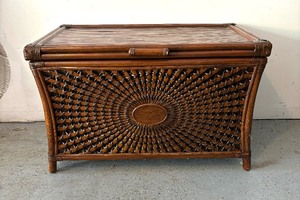 lot 287 image: Beautiful Trunk