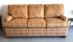 lot 15C image: Elegant Ethan Allen Sofa  Couch