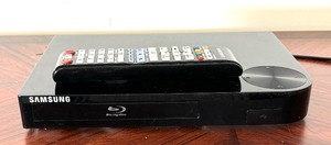 lot 298 image: Samsung Blu-Ray DVD Player