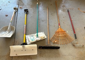 lot 299 image: Mop, Shovels, Rake and More