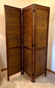 lot 14 image: Decorative Screen  Room Divider