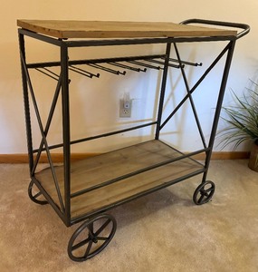 lot 39 image: Beautiful Bar Cart