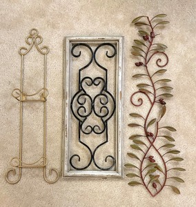 lot 366 image: Wonderful Wall Decor