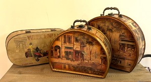 lot 370 image: Three Decorative Boxes