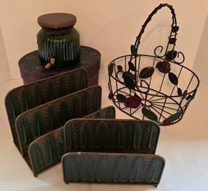 lot 164 image: Eclectic Metal Decor & More