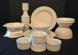 lot 303 image: Pretty White DeorServingCooking Collection