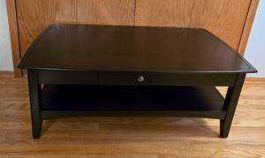 lot 307 image: Lovely Dark Wood Coffee Table