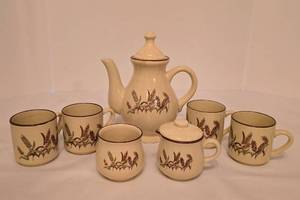 lot 309 image: Vintage Crown Deville Tea Set