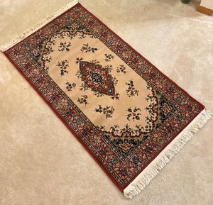 lot 383 image: Royal Persian Rug