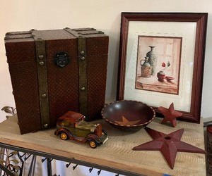 lot 387 image: Decorative Print, Hinged Box, Star Decor, Car and More