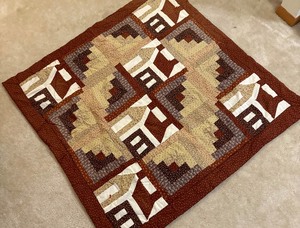 lot 253E image: Petite and Pretty Quilt