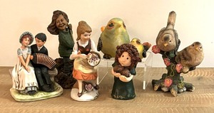 lot 393 image: Variety of Adorable Figurines