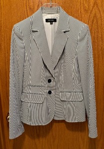 lot 425 image: Nice Jacket by Nine West